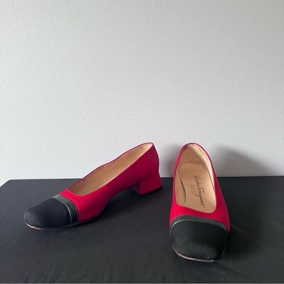 Salvatore Ferragamo Canvas Square Toe Leather Trim Heels Size 8B - Picture 1 of 12